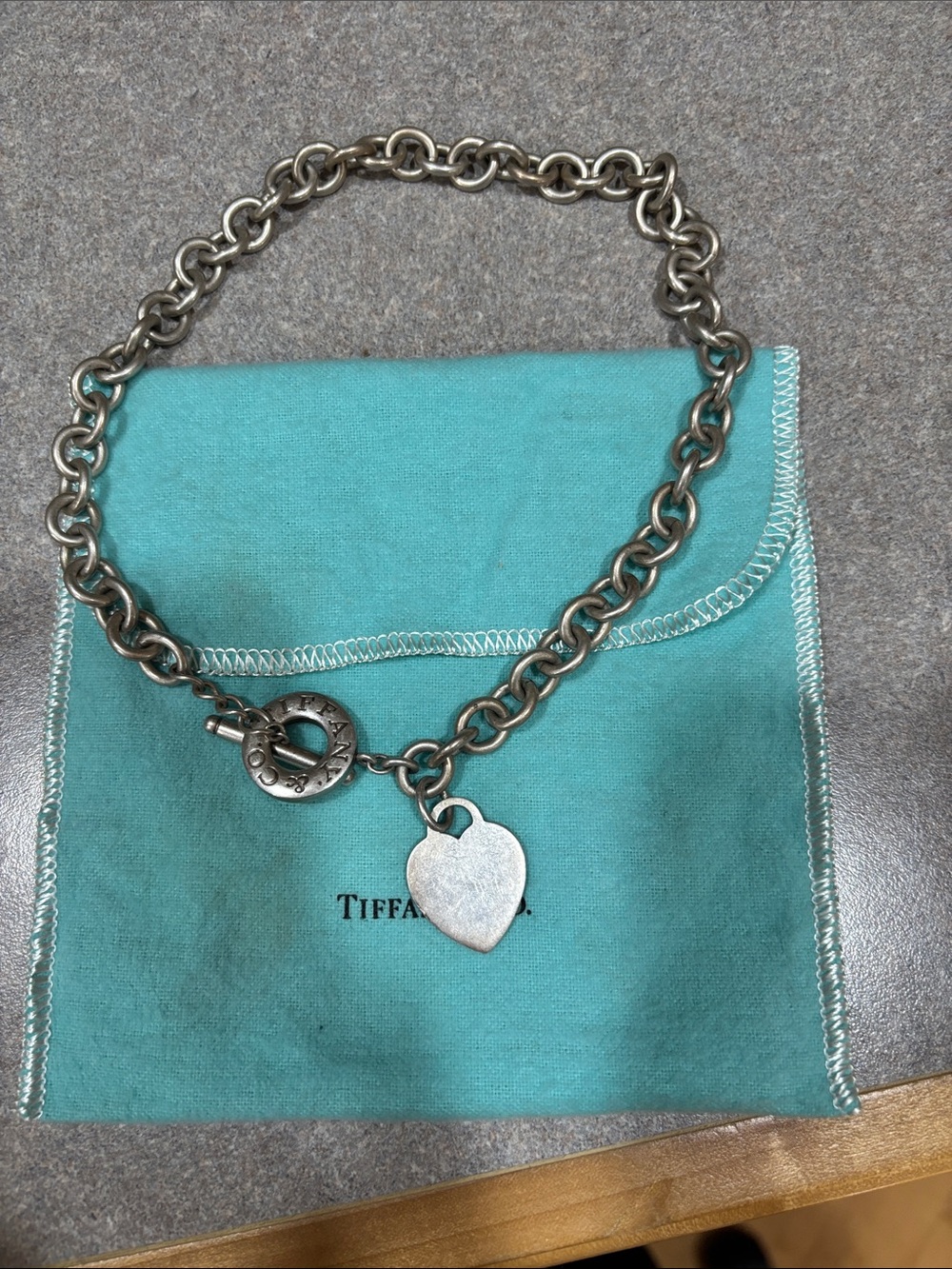 Vintage Y2K Tiffany & Co. Silver Round-Link  Heart Toggle Necklace - Silver